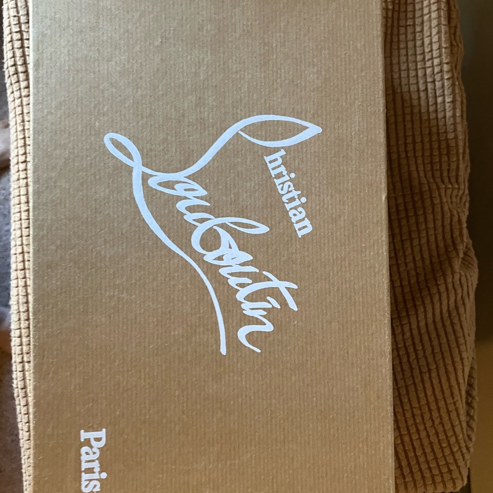 Christian Louboutin. Black pumps. Designer women’s shoes. Excellent Condition. - Picture 6 of 11